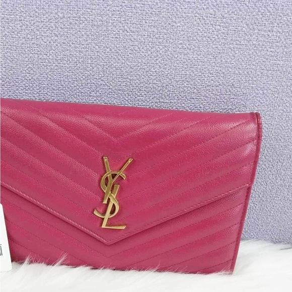 Saint Laurent
Classic Cassandre Chain Wallet in Grain De Poudre Leather - Picture 1 of 13